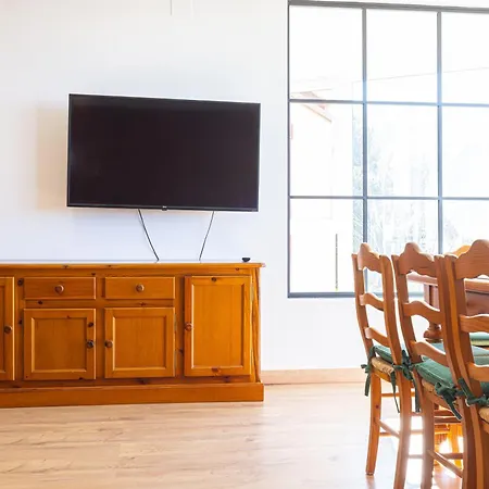 Holidays, Italica, 8 Personas 3 Y 3 Banos *