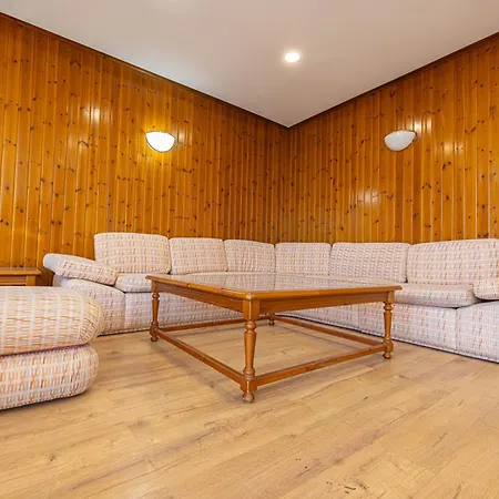 Apartment Holidays, Italica, 8 Personas 3 Y 3 Banos *