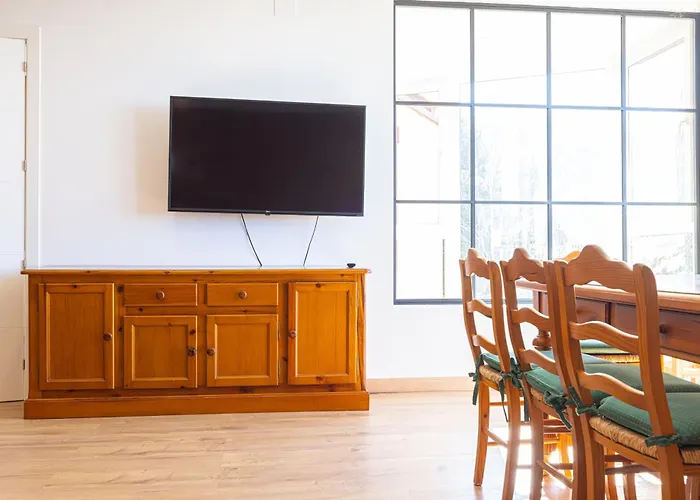 Holidays, Italica, 8 Personas 3 Y 3 Banos *