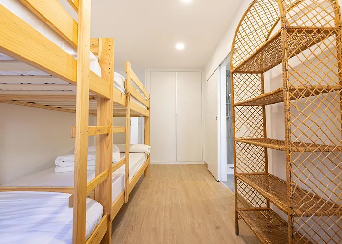 Holidays, Italica, 8 Personas 3 Y 3 Banos Daire *