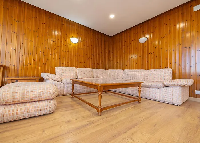 Daire Holidays, Italica, 8 Personas 3 Y 3 Banos *