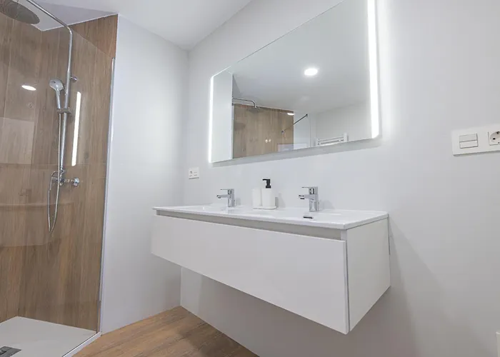 Daire Holidays, Italica, 8 Personas 3 Y 3 Banos